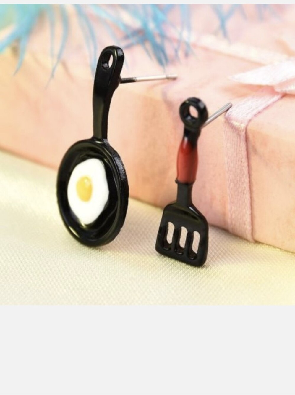 NWOT Egg In Frying Pan and Spatula Asymmetrical Post Earrings - Picture 1 of 3